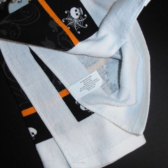 🎃 NWOT Halloween Skeleton Dish Towels – Set of 2 – Spooky Cute Kitchen Fun - Picture 3 of 3